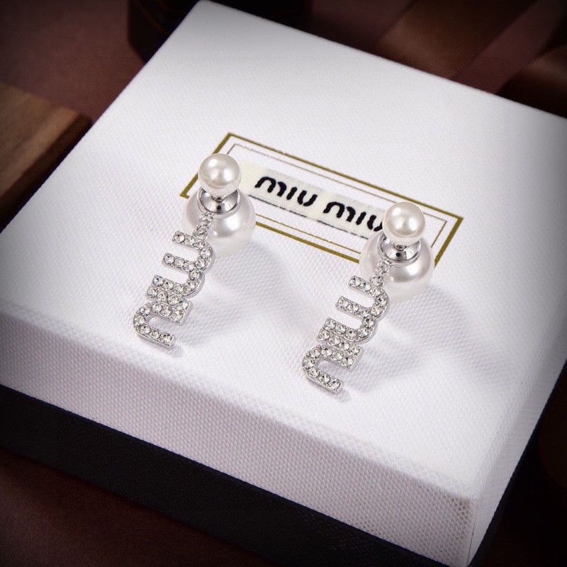 Ba*len*cia*ga earrings
